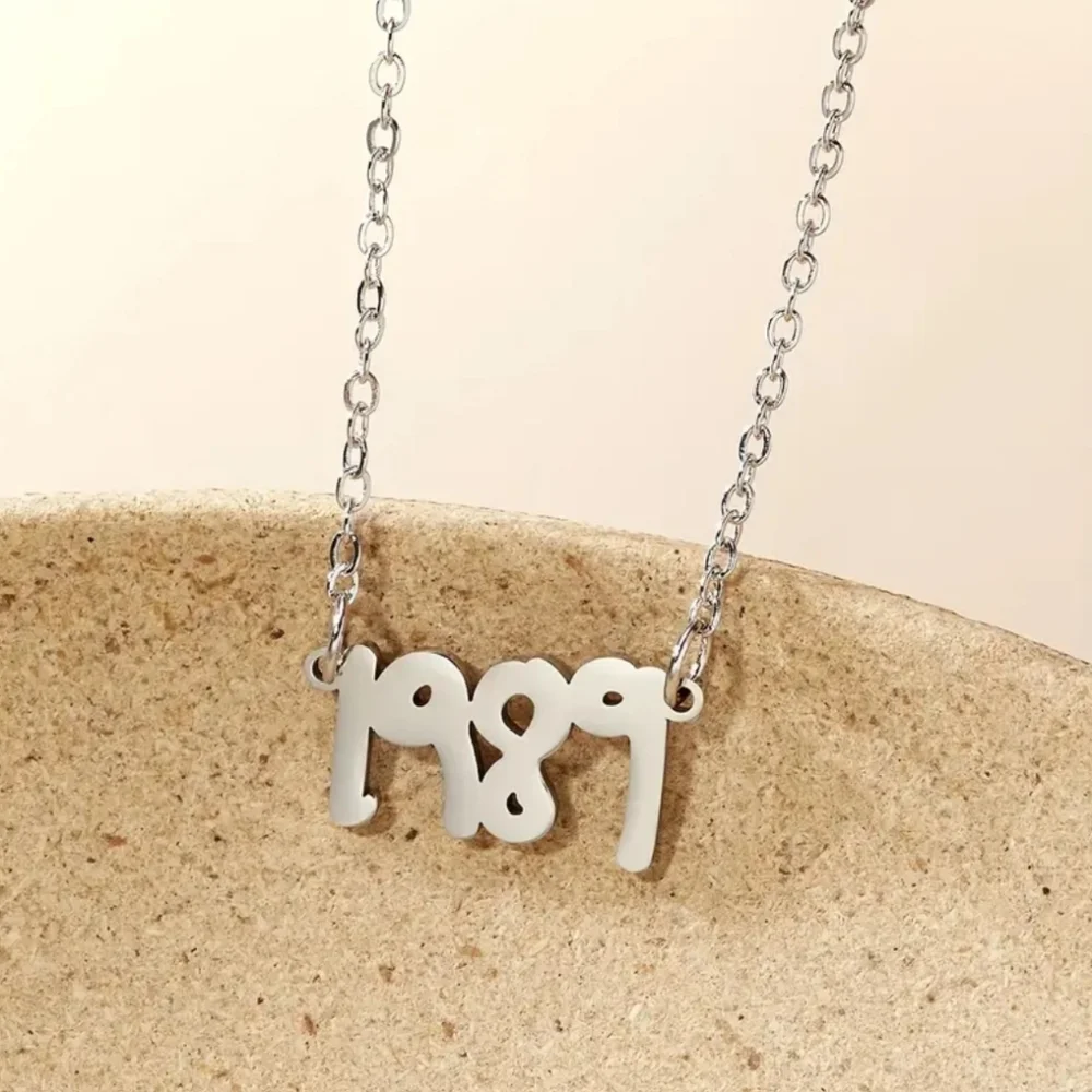 Taylor Swift Bundle - Picture 8 of 9